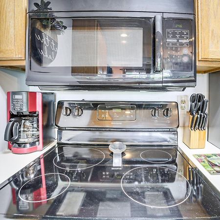 Reed Springs Condo With Furnished Deck And Pool Access Reeds Spring Екстер'єр фото