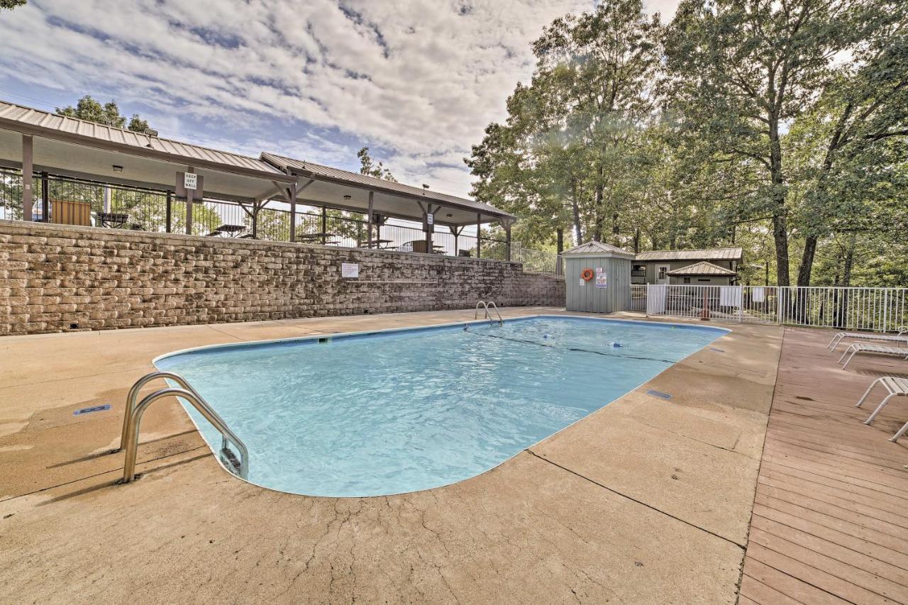 Reed Springs Condo With Furnished Deck And Pool Access Reeds Spring Екстер'єр фото