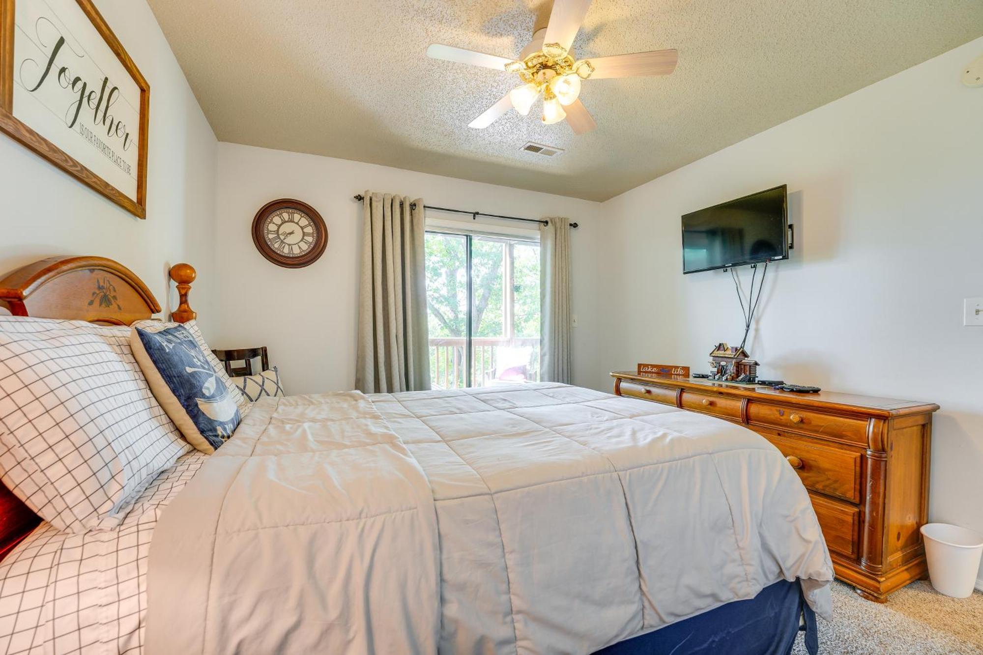 Reed Springs Condo With Furnished Deck And Pool Access Reeds Spring Екстер'єр фото