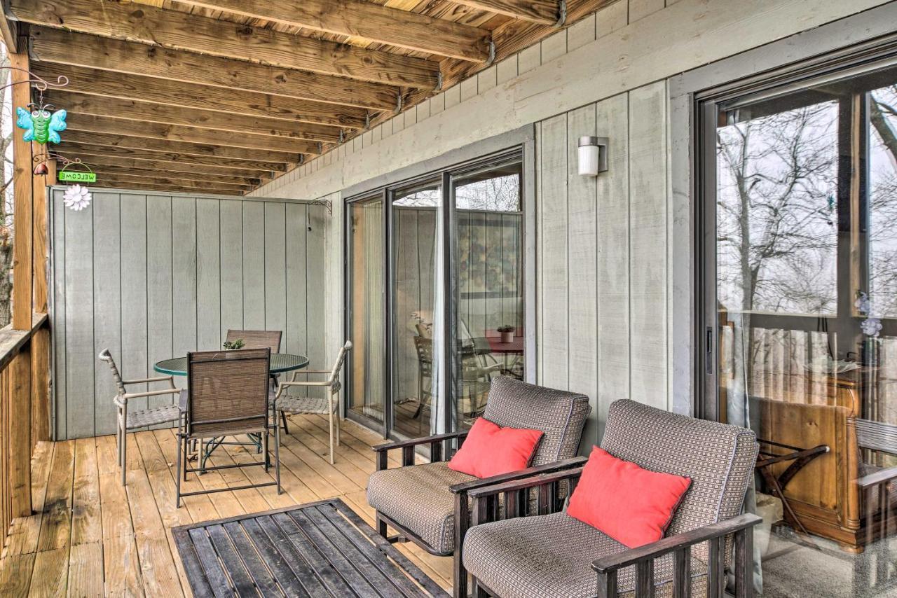 Reed Springs Condo With Furnished Deck And Pool Access Reeds Spring Екстер'єр фото